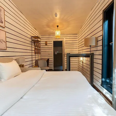 Cozy Forest Escape In Hainaut *